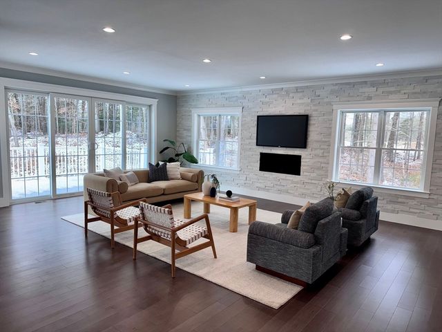 4 Kerri Lane, Hingham, MA 02043