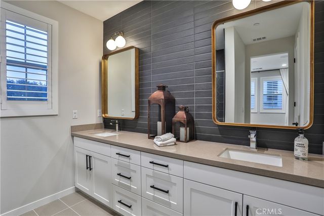 1419 N Indian Hill Boulevard, Claremont, CA 91711