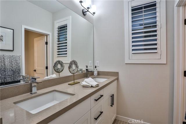 1419 N Indian Hill Boulevard, Claremont, CA 91711