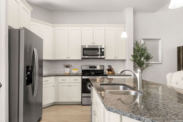 257 Club View East, Seguin, TX 78155