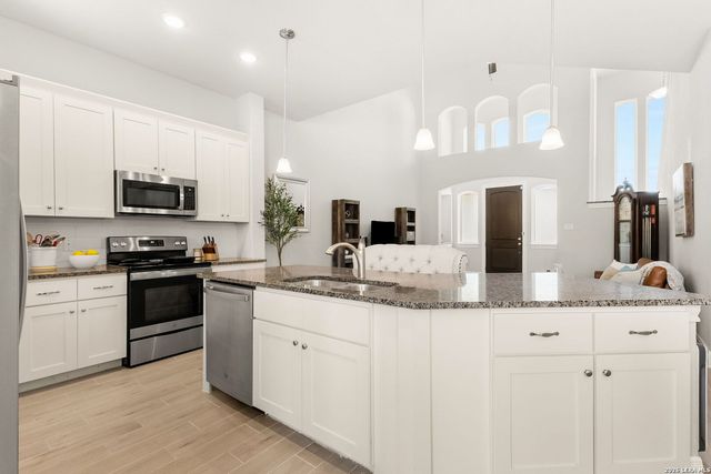 257 Club View East, Seguin, TX 78155