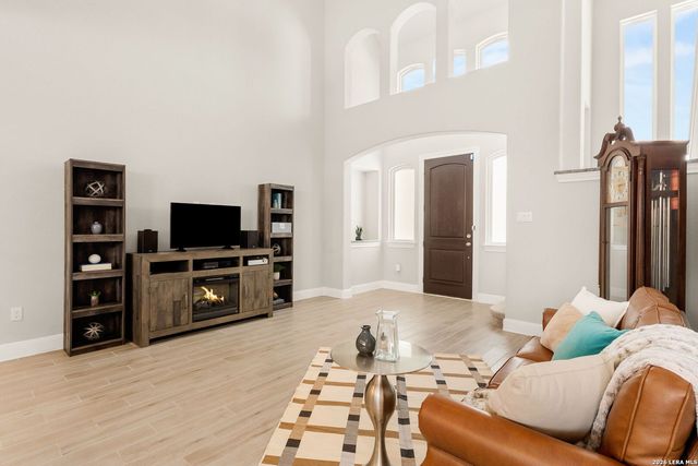 257 Club View East, Seguin, TX 78155