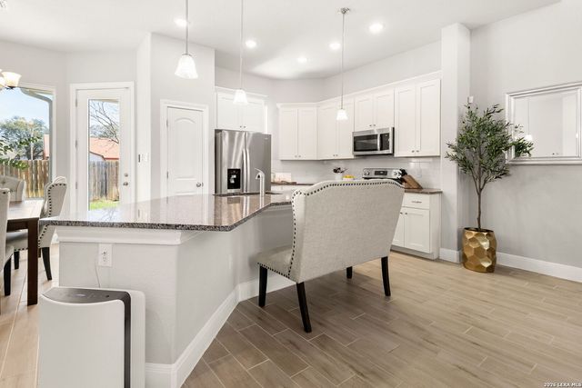 257 Club View East, Seguin, TX 78155