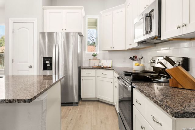 257 Club View East, Seguin, TX 78155