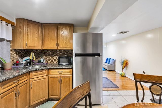 528 High Street, Perth Amboy, NJ 08861