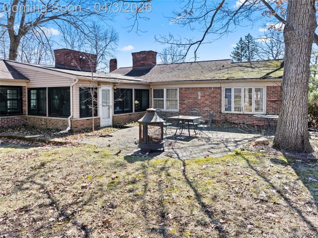 5816 Darbwood Lane, West Bloomfield Charter Township, MI 48324