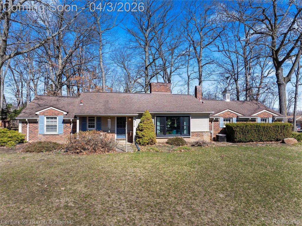 5816 Darbwood Lane, West Bloomfield Charter Township, MI 48324