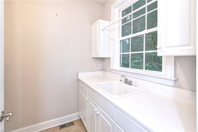 305 Par DR, Williamsburg, VA 23188