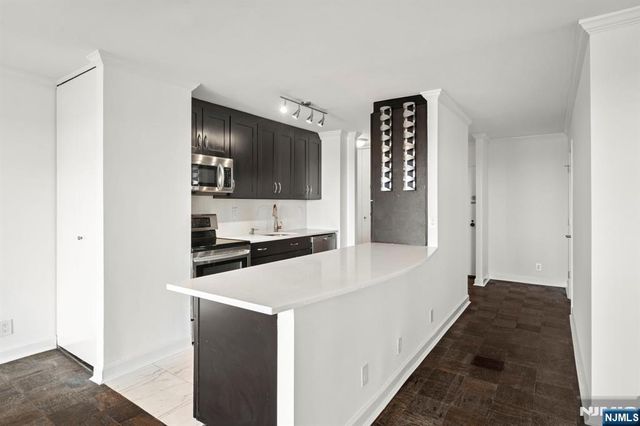 7855 Boulevard East 12F, North Bergen, NJ 07047