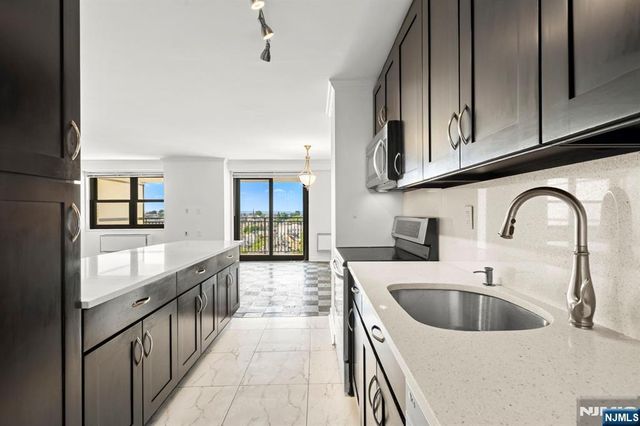 7855 Boulevard East 12F, North Bergen, NJ 07047