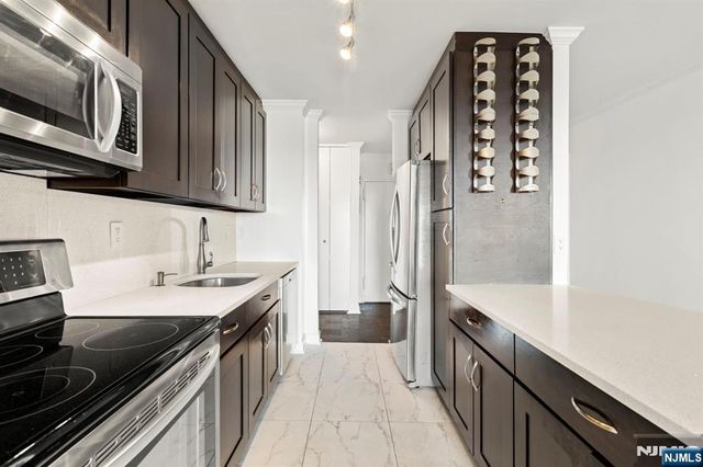 7855 Boulevard East 12F, North Bergen, NJ 07047