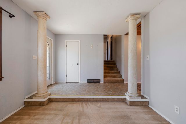 1520 S Devon Road, Springfield, MO 65809