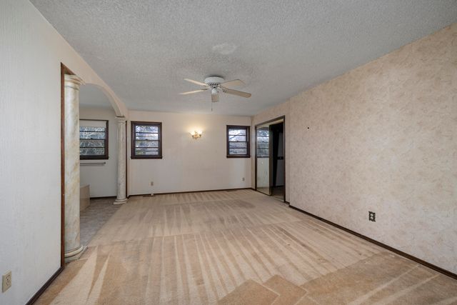 1520 S Devon Road, Springfield, MO 65809