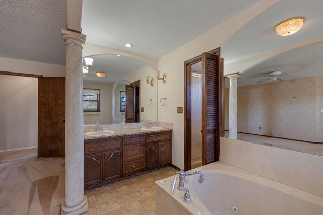 1520 S Devon Road, Springfield, MO 65809