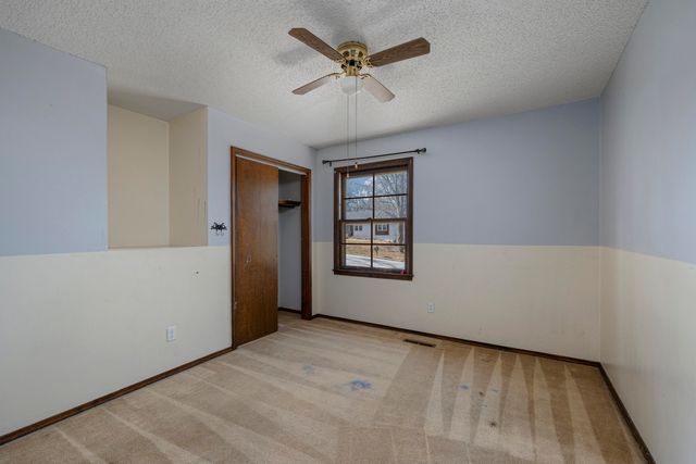 1520 S Devon Road, Springfield, MO 65809