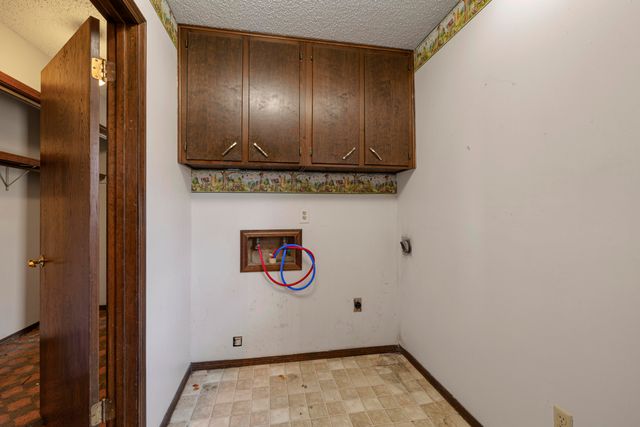 1520 S Devon Road, Springfield, MO 65809