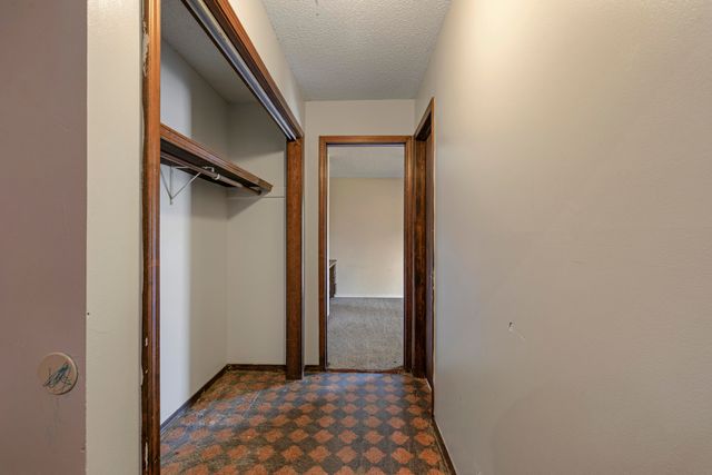 1520 S Devon Road, Springfield, MO 65809