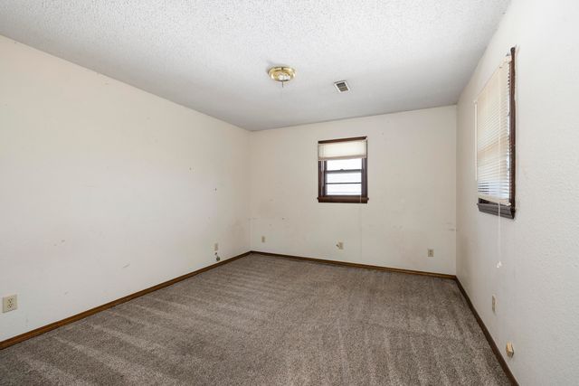 1520 S Devon Road, Springfield, MO 65809