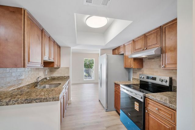 6561 Boulevard Of Champions, North Lauderdale, FL 33068