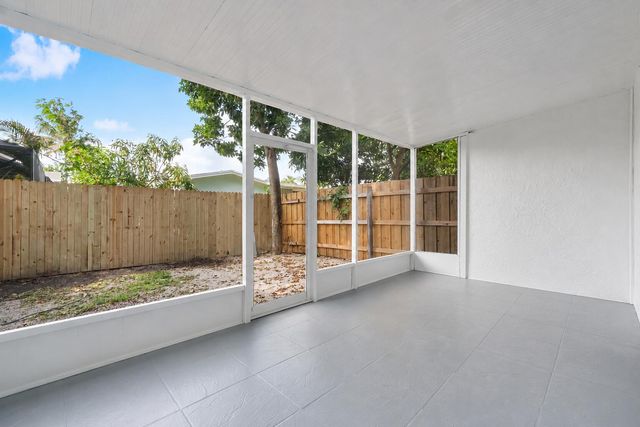 6561 Boulevard Of Champions, North Lauderdale, FL 33068