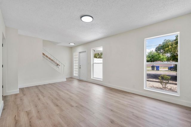 6561 Boulevard Of Champions, North Lauderdale, FL 33068