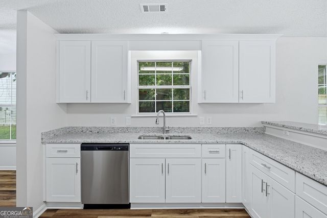 208 Eagle Way, Stockbridge, GA 30281