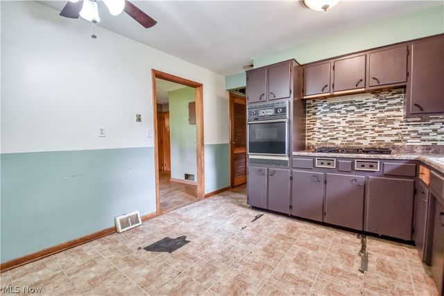 4090 N Leavitt Road NW, Warren, OH 44485