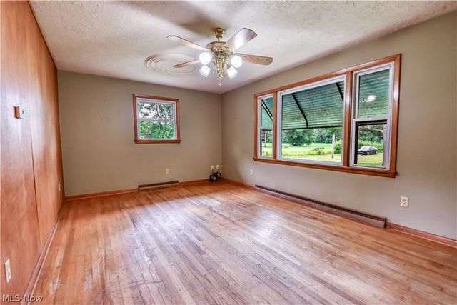 4090 N Leavitt Road NW, Warren, OH 44485