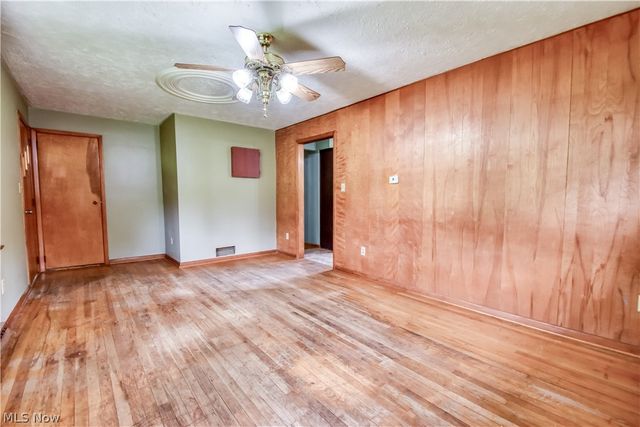 4090 N Leavitt Road NW, Warren, OH 44485