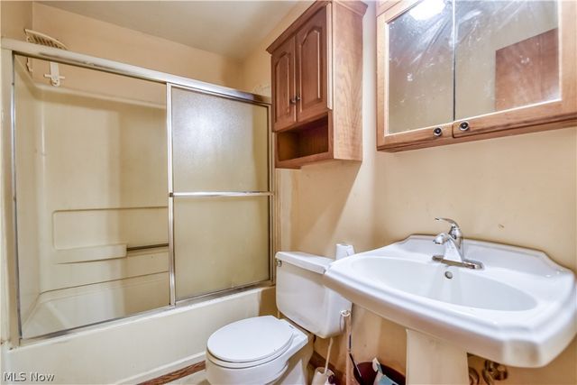 4090 N Leavitt Road NW, Warren, OH 44485