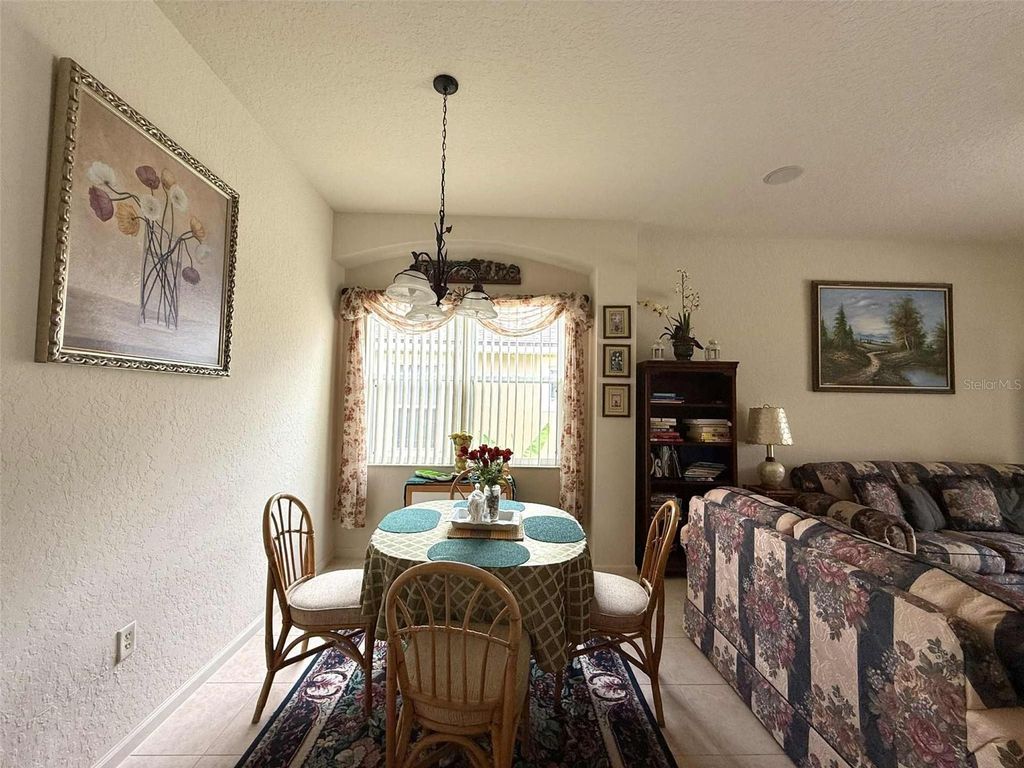 Image 12 of property listing at 3539 MAPLE RIDGE LOOP, Kissimmee, FL 34741