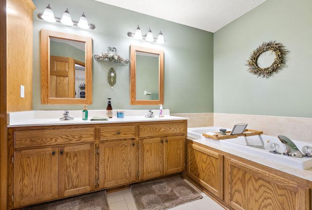 14943 Hillside Circle NW, Prior Lake, MN 55372