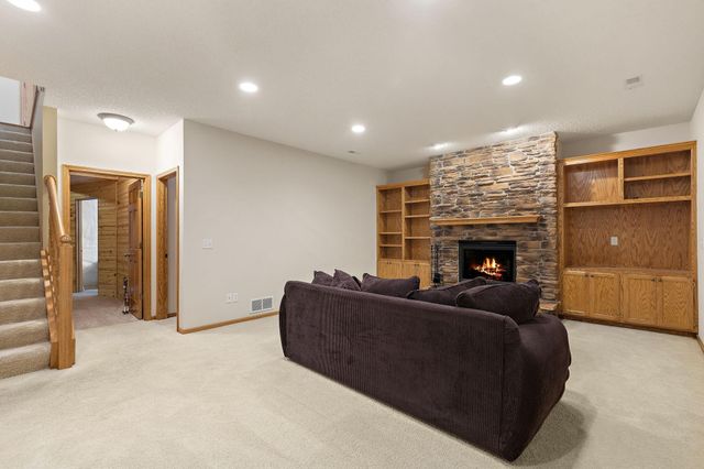 14943 Hillside Circle NW, Prior Lake, MN 55372