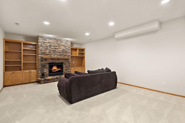 14943 Hillside Circle NW, Prior Lake, MN 55372