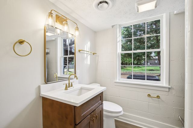 152 Lake Terrace Dr, Hendersonville, TN 37075