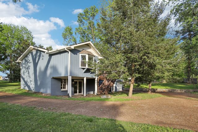 152 Lake Terrace Dr, Hendersonville, TN 37075