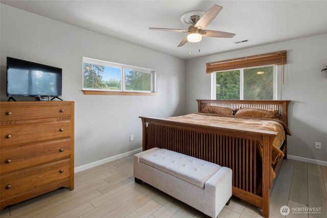 926 16th Street SW, Puyallup, WA 98371
