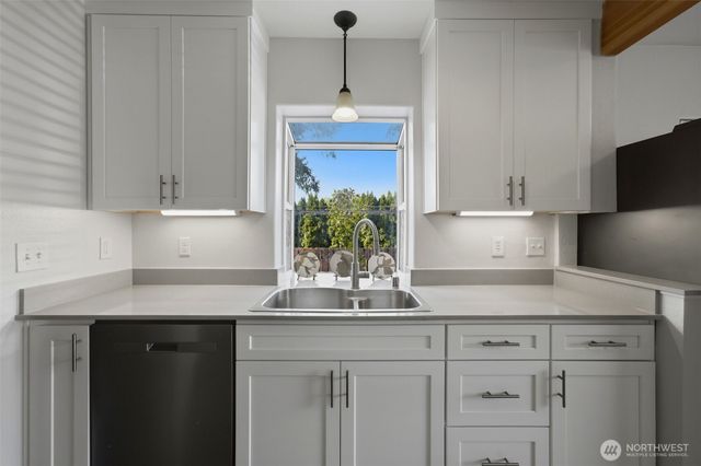 926 16th Street SW, Puyallup, WA 98371