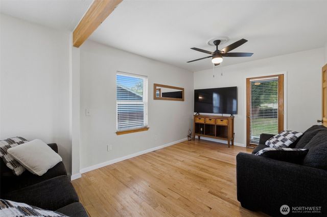 926 16th Street SW, Puyallup, WA 98371