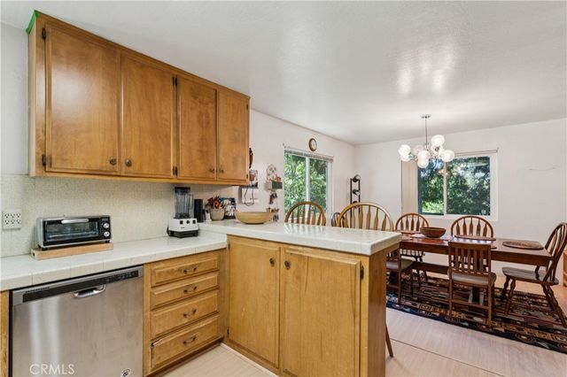 582 Grass Valley Court, Lake Arrowhead, CA 92352