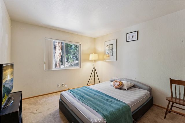 582 Grass Valley Court, Lake Arrowhead, CA 92352
