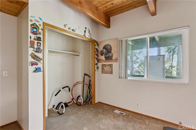 582 Grass Valley Court, Lake Arrowhead, CA 92352