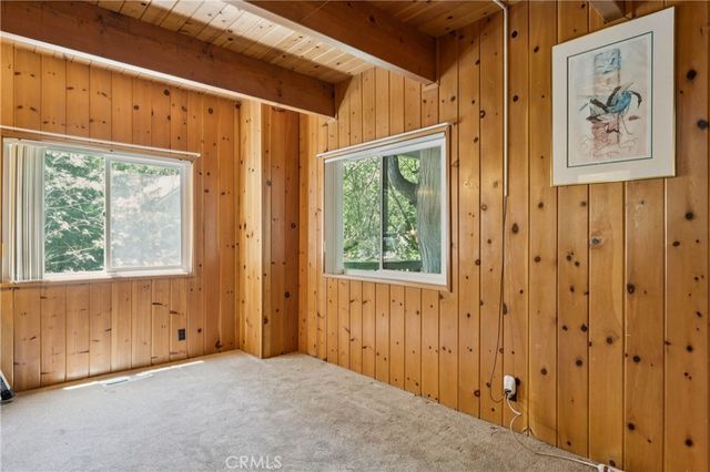 582 Grass Valley Court, Lake Arrowhead, CA 92352