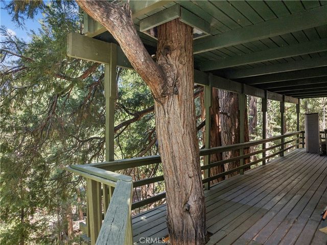 582 Grass Valley Court, Lake Arrowhead, CA 92352