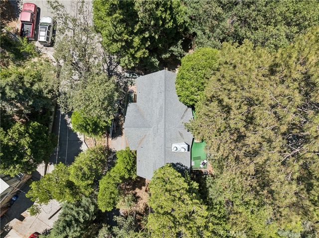 582 Grass Valley Court, Lake Arrowhead, CA 92352