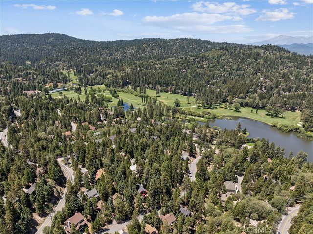582 Grass Valley Court, Lake Arrowhead, CA 92352