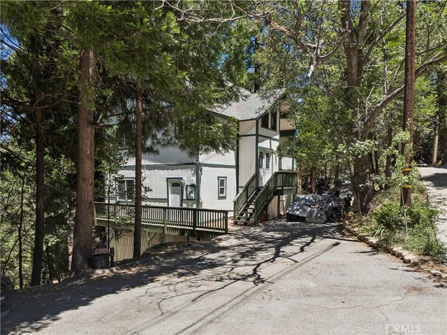 582 Grass Valley Court, Lake Arrowhead, CA 92352