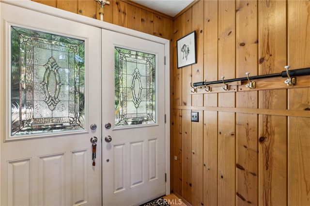 582 Grass Valley Court, Lake Arrowhead, CA 92352