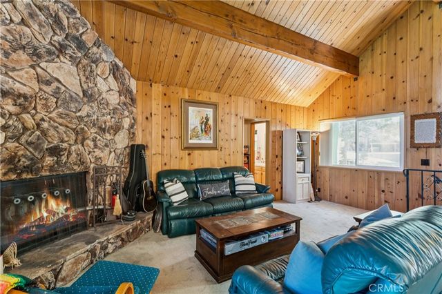 582 Grass Valley Court, Lake Arrowhead, CA 92352