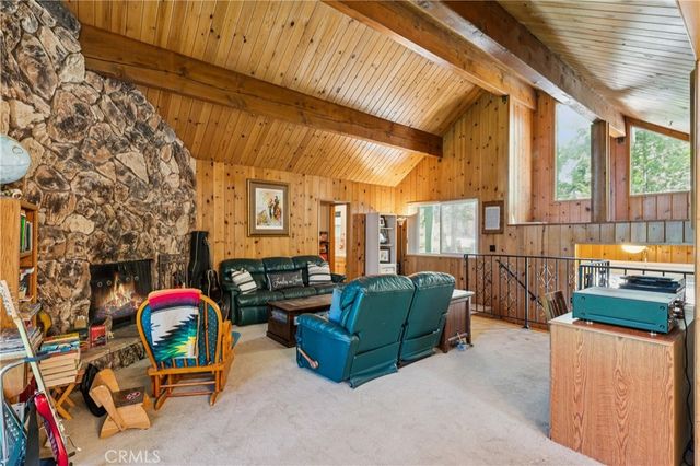 582 Grass Valley Court, Lake Arrowhead, CA 92352